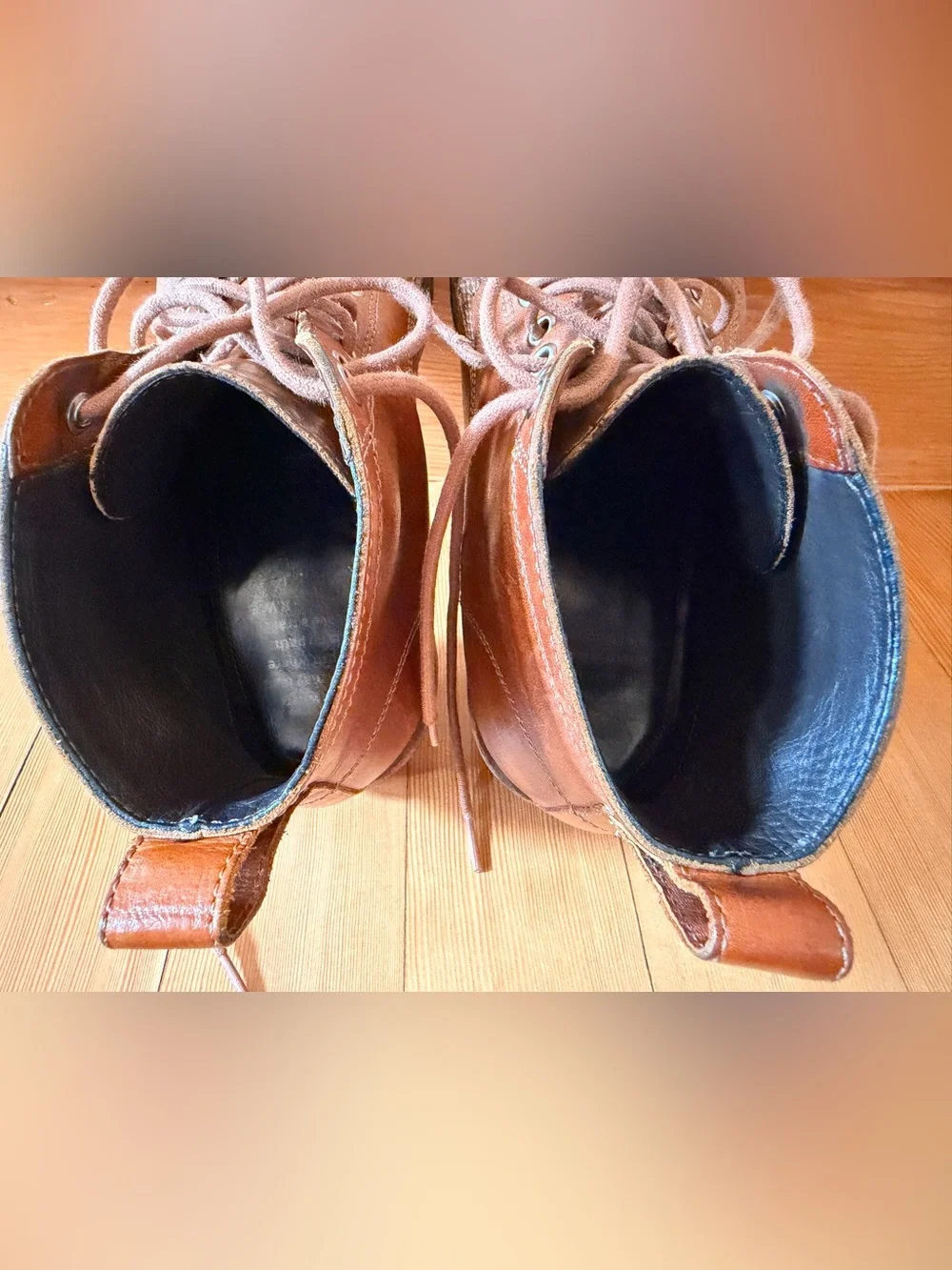 Helm The Hollis in Teak